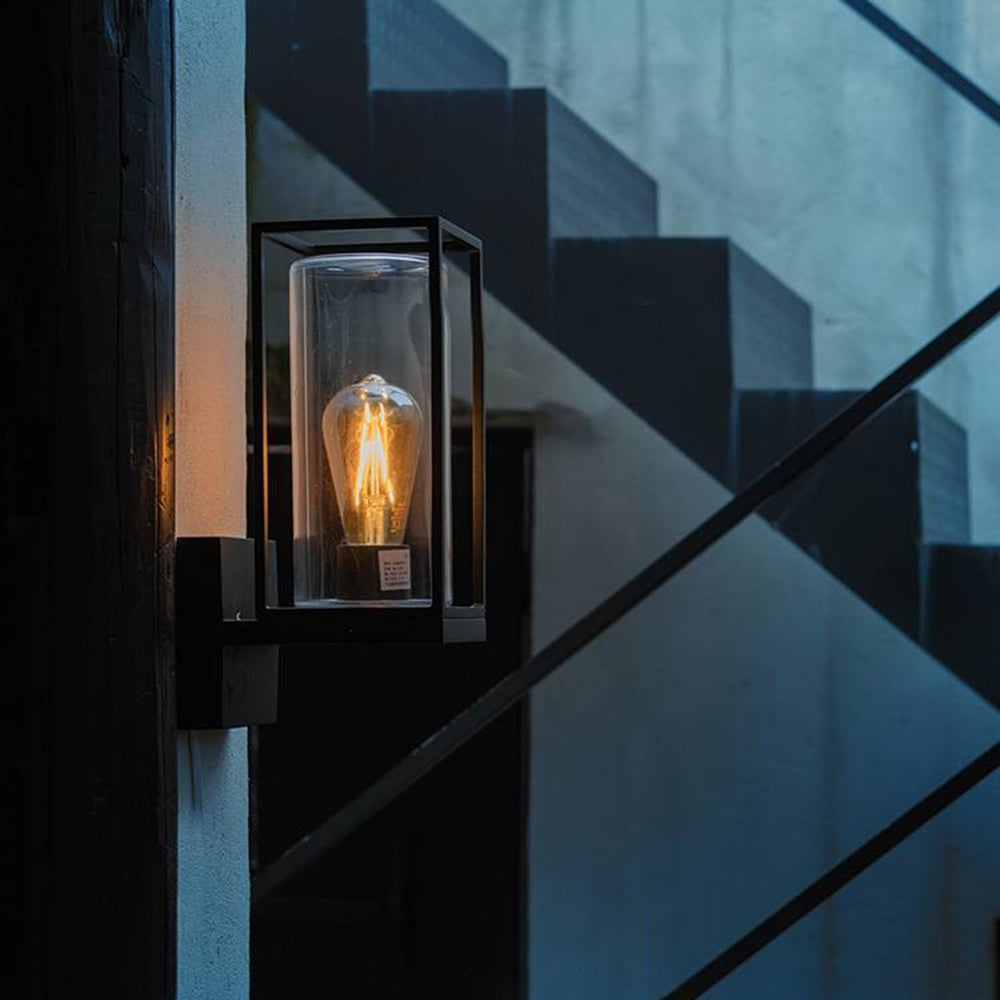Alessio outdoor wall lamp lit