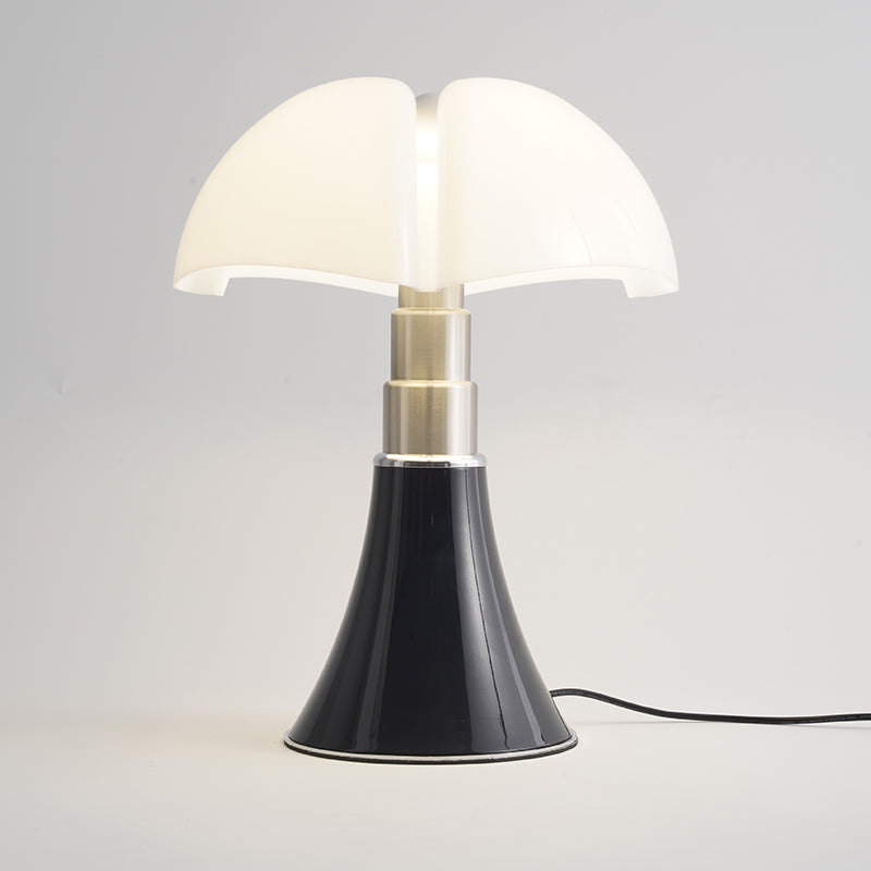 Elegant Vintage Table Lamp | Retro LED Design with Energy-Efficient Lighting for Sophisticated Ambiance 9