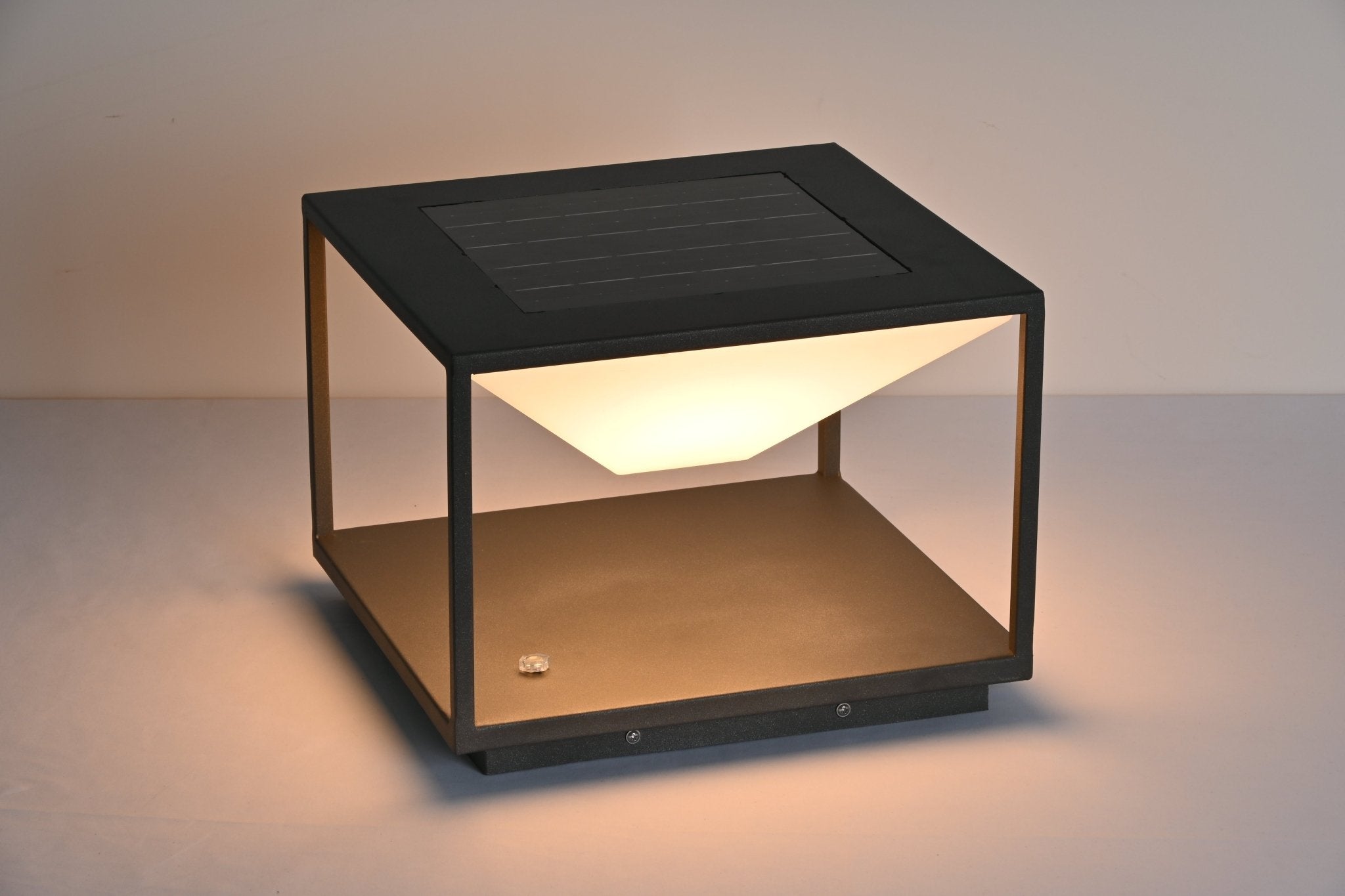 Geo Frame Solar Outdoor Light | Remote Control