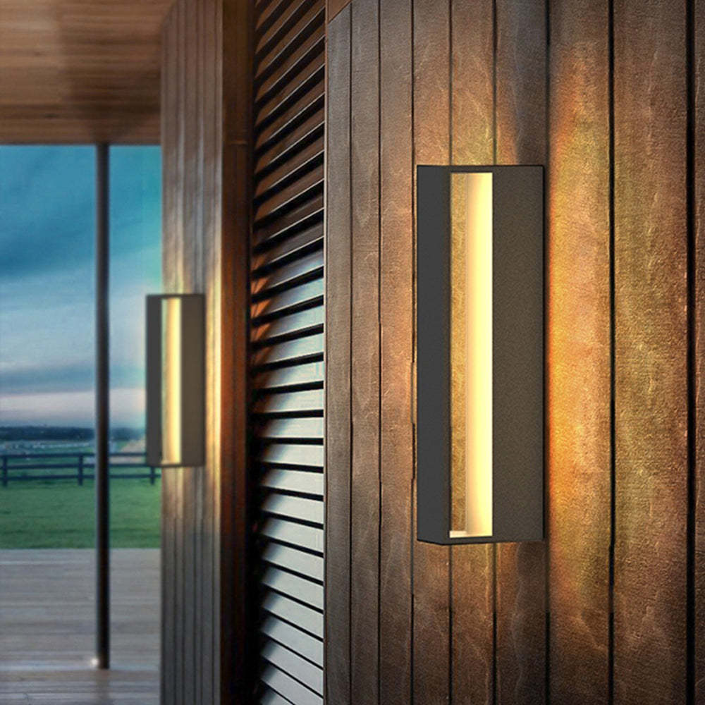 Hollow Outdoor Wall Lamp | Black/White