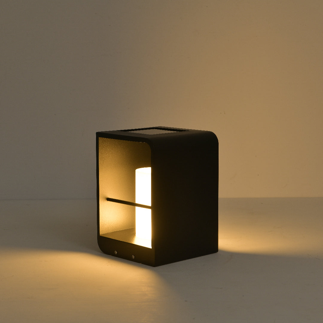 Ray Outdoor Floor Lamp | 3 Sizes | 4 Bases