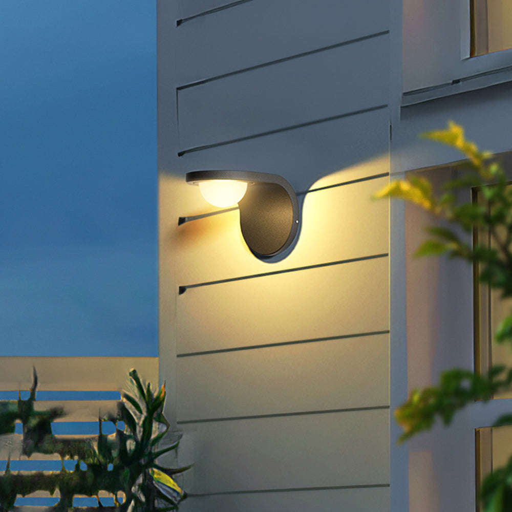 Modern Arc Outdoor Wall Lamp | Solar