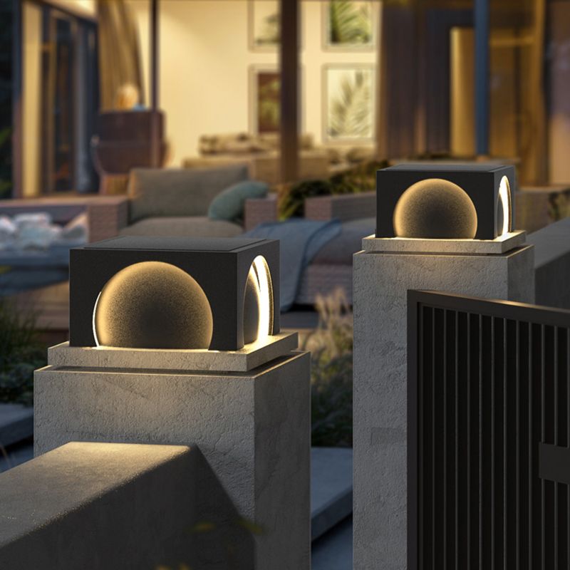 Solar Outdoor Pillar Lamp | Black