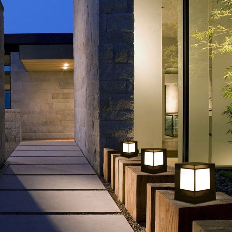 Riley Outdoor Floor Lamp