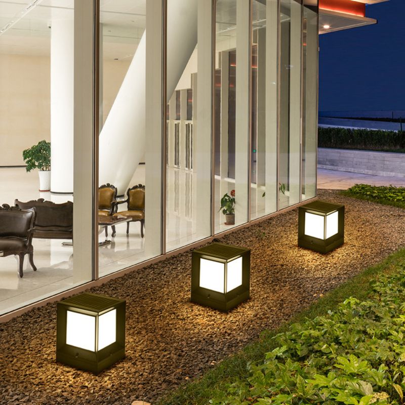 Riley Outdoor Floor Lamp
