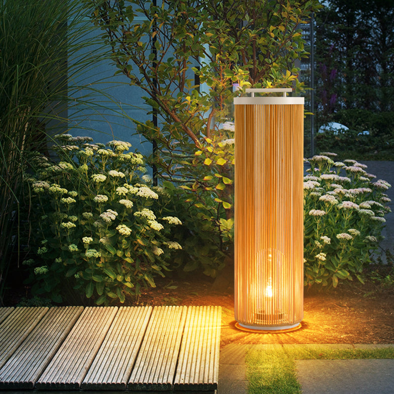 Ritta floor lamp outdoor setting