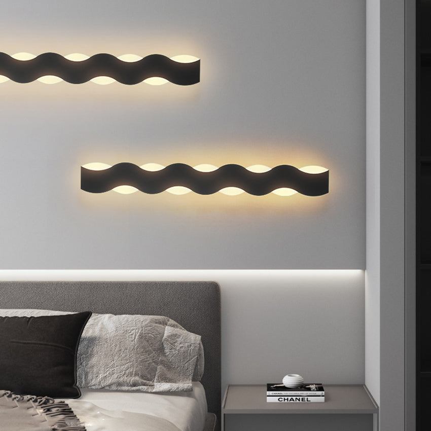 Artistic Wave Shaped Outdoor Wall Lamp with Efficient LED Up and Down Lighting | Durable Design for Elegant Exterior Ambiance 6