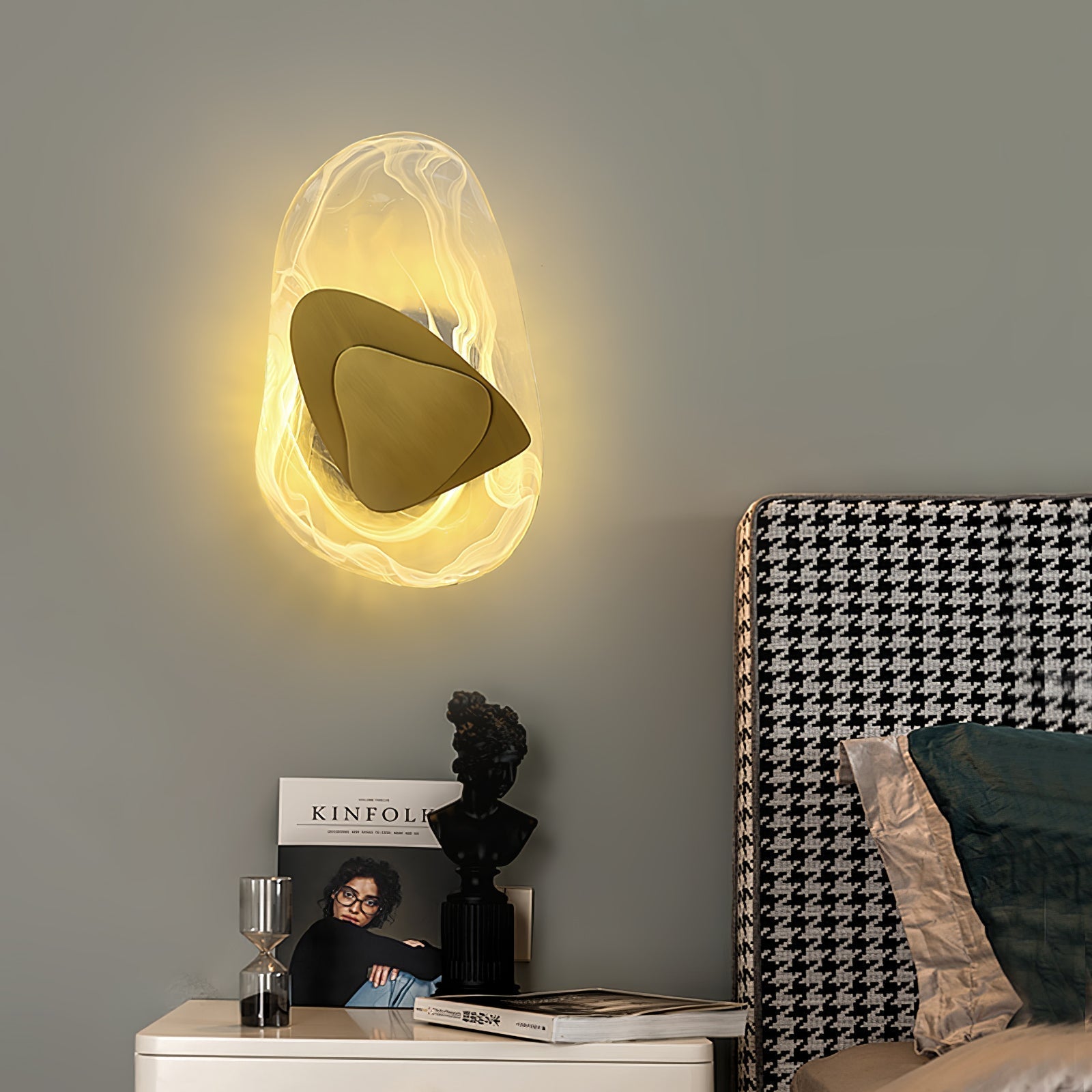 Beatrice | Black Glass Wall Lamp with Sculpted Design | Modern Elegance for Bedrooms and Living Rooms 3
