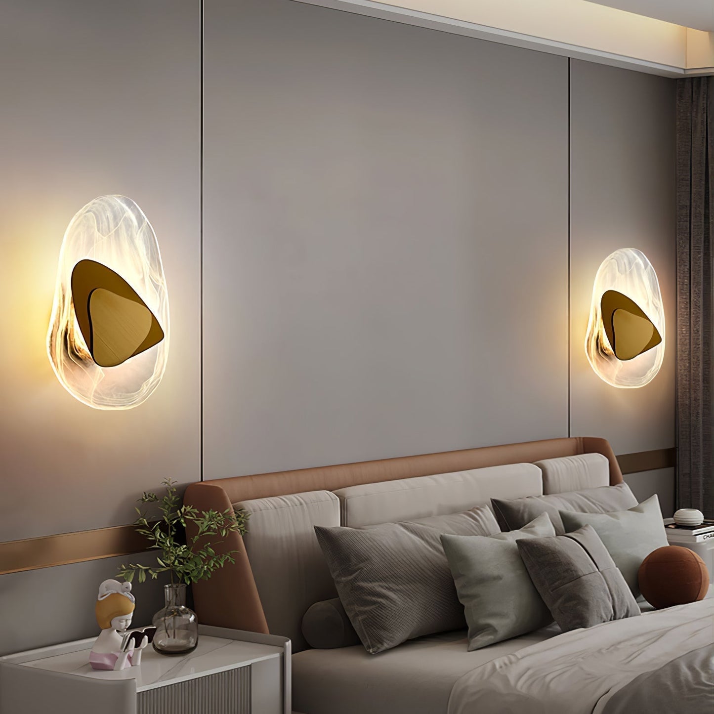 Beatrice | Black Glass Wall Lamp with Sculpted Design | Modern Elegance for Bedrooms and Living Rooms 4