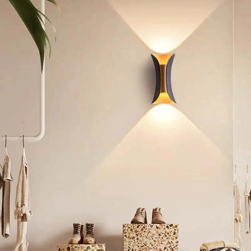 Elegant Outdoor LED Wall Lamp | Waterproof Aluminum Design for Enhanced Ambiance 1
