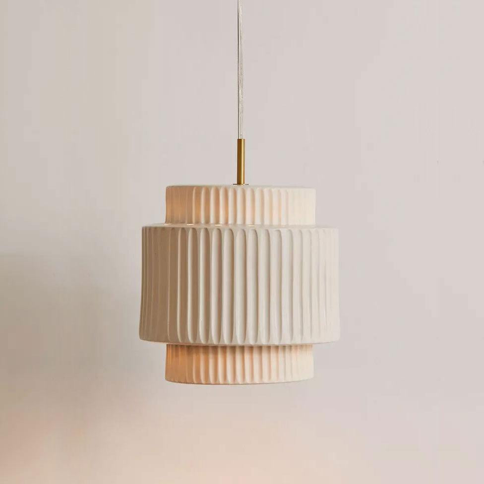 Elegant Ribbed Pendant Light with Adjustable Height | Modern Metal Design for Stylish Kitchen Pendant Lighting 7