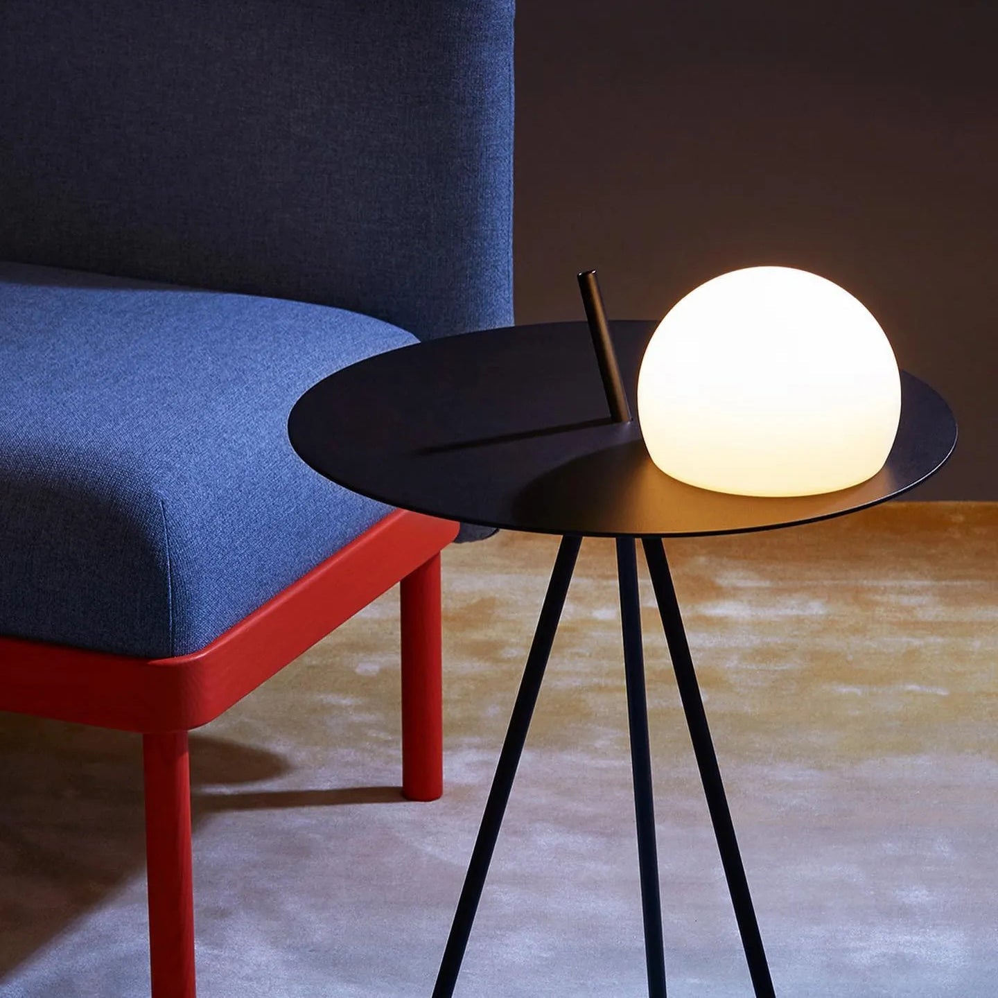 Elegant Solar Outdoor Lamp | Waterproof Tripod Design with Remote Control for Garden Ambiance 6