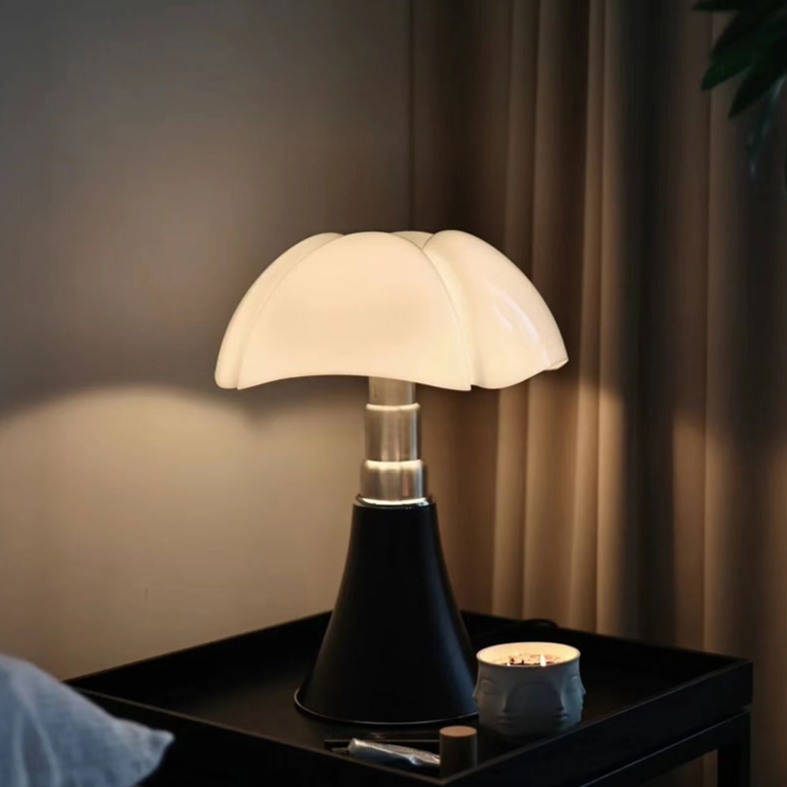 Elegant Vintage Table Lamp | Retro LED Design with Energy-Efficient Lighting for Sophisticated Ambiance 1