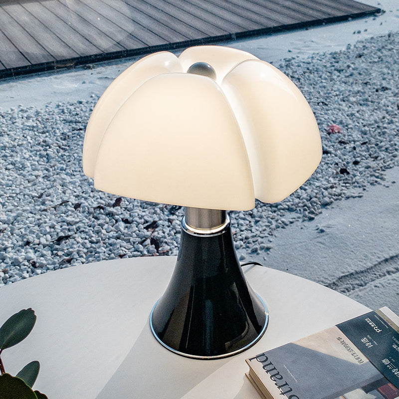 Elegant Vintage Table Lamp | Retro LED Design with Energy-Efficient Lighting for Sophisticated Ambiance 2
