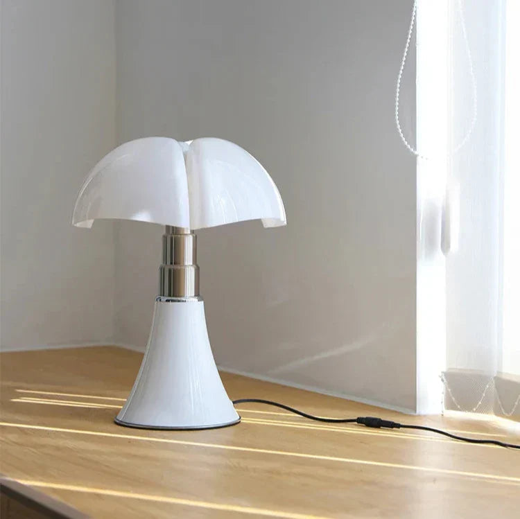 Elegant Vintage Table Lamp | Retro LED Design with Energy-Efficient Lighting for Sophisticated Ambiance 8