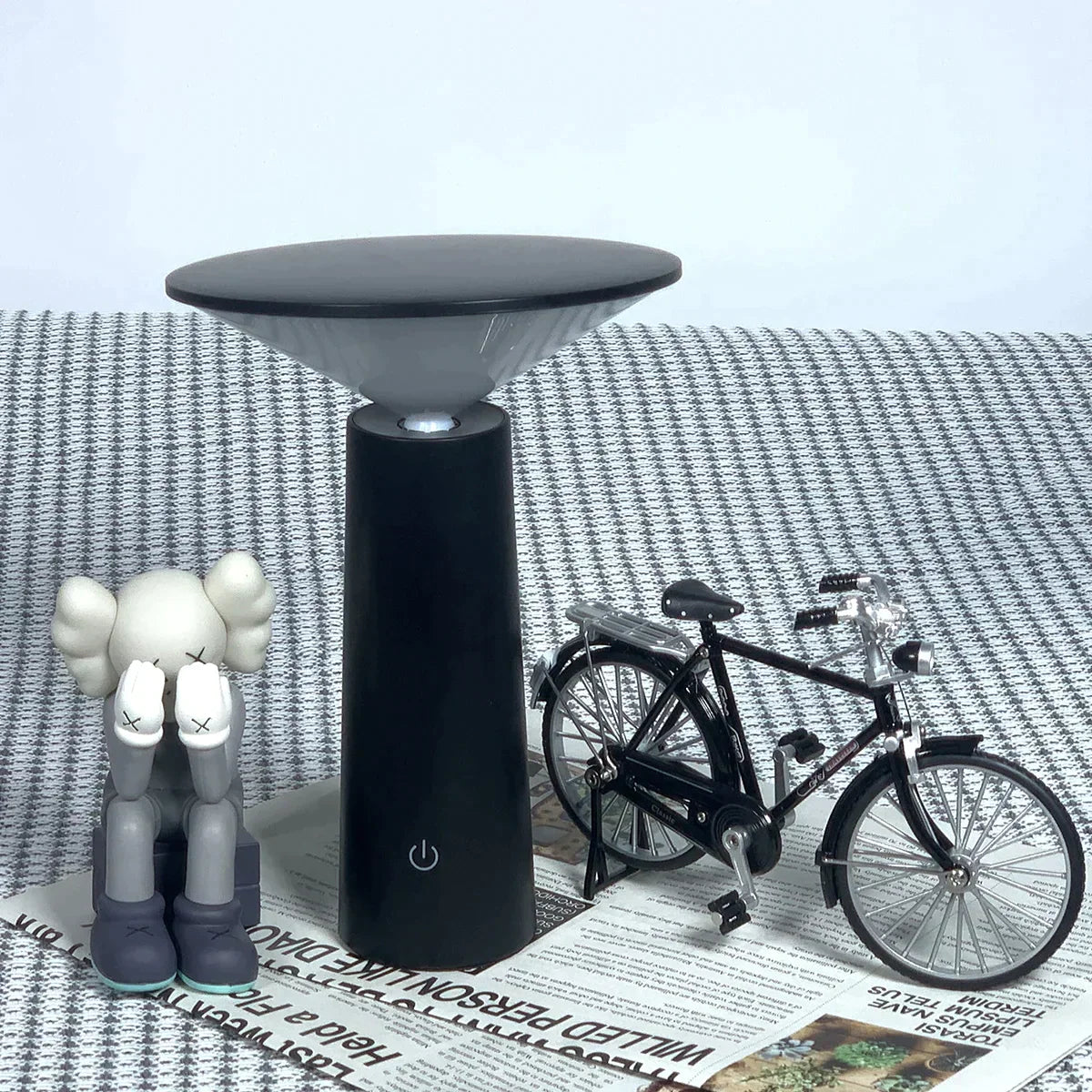 Elegant Wireless Table Lamp with Remote Control for Flexible Lighting 1
