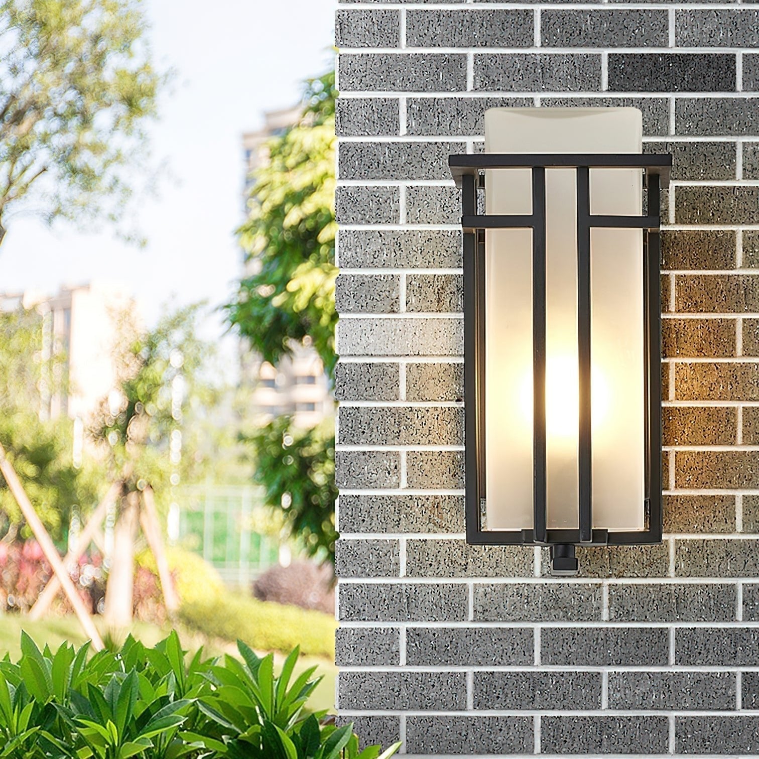 Linden Retro Iron Wall Lantern | 2 Sizes