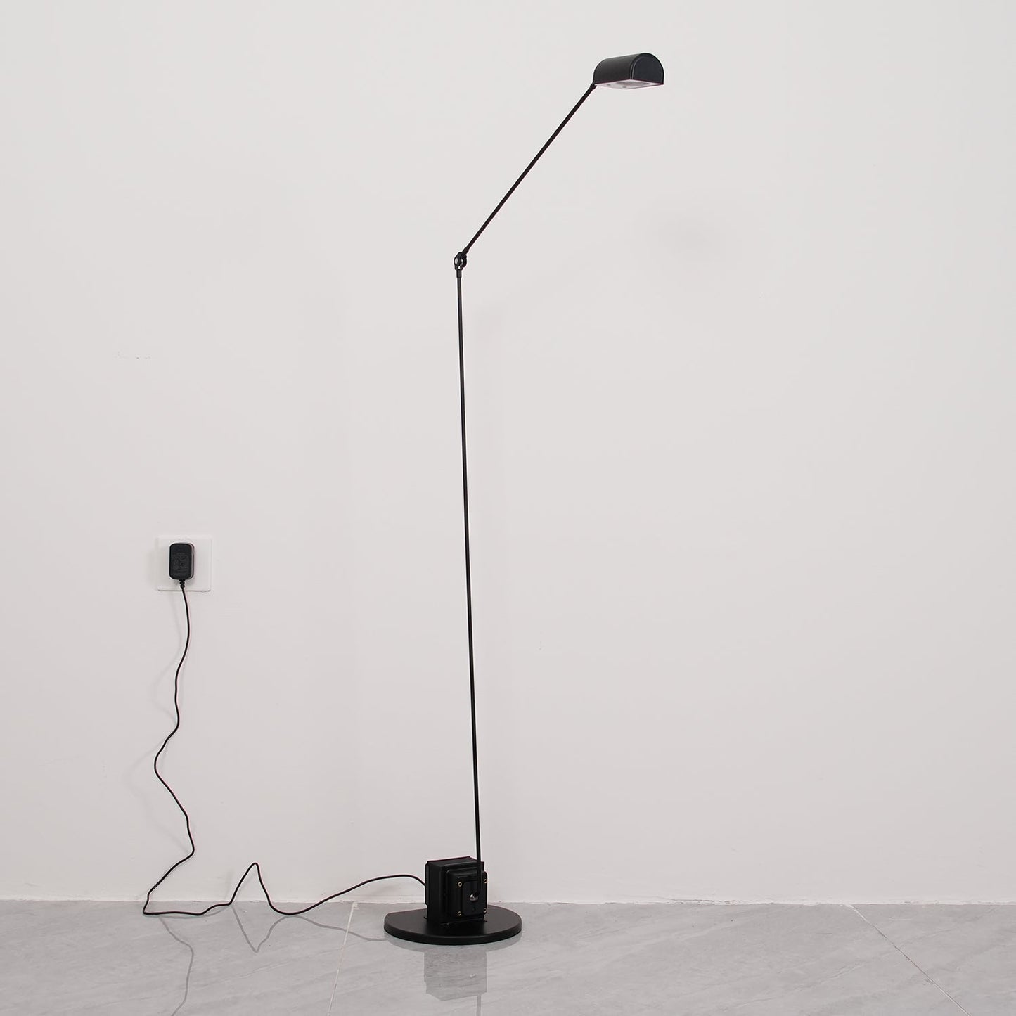 Lumen Daphine | Modern Floor Lamp with Adjustable Dual-Arm Design | Precision Task Lighting for Living Rooms 7