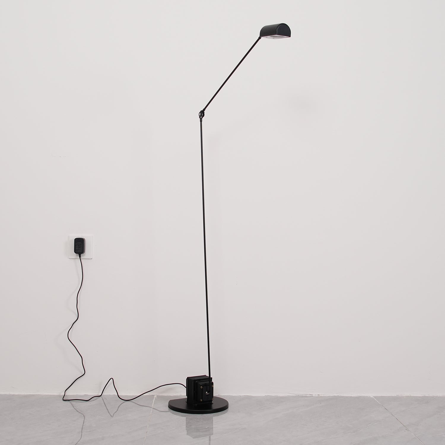 Lumen Daphine | Modern Floor Lamp with Adjustable Dual-Arm Design | Precision Task Lighting for Living Rooms 7