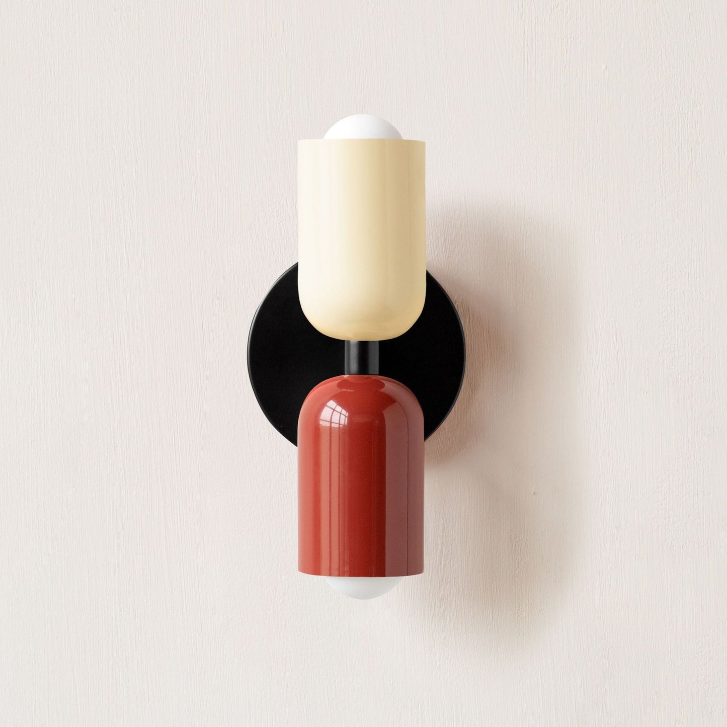 Lumen Vintage | Elegant Wall Sconce with Curved Glass Shade | Stylish Wall Lights for Timeless Bathroom Ambiance 10