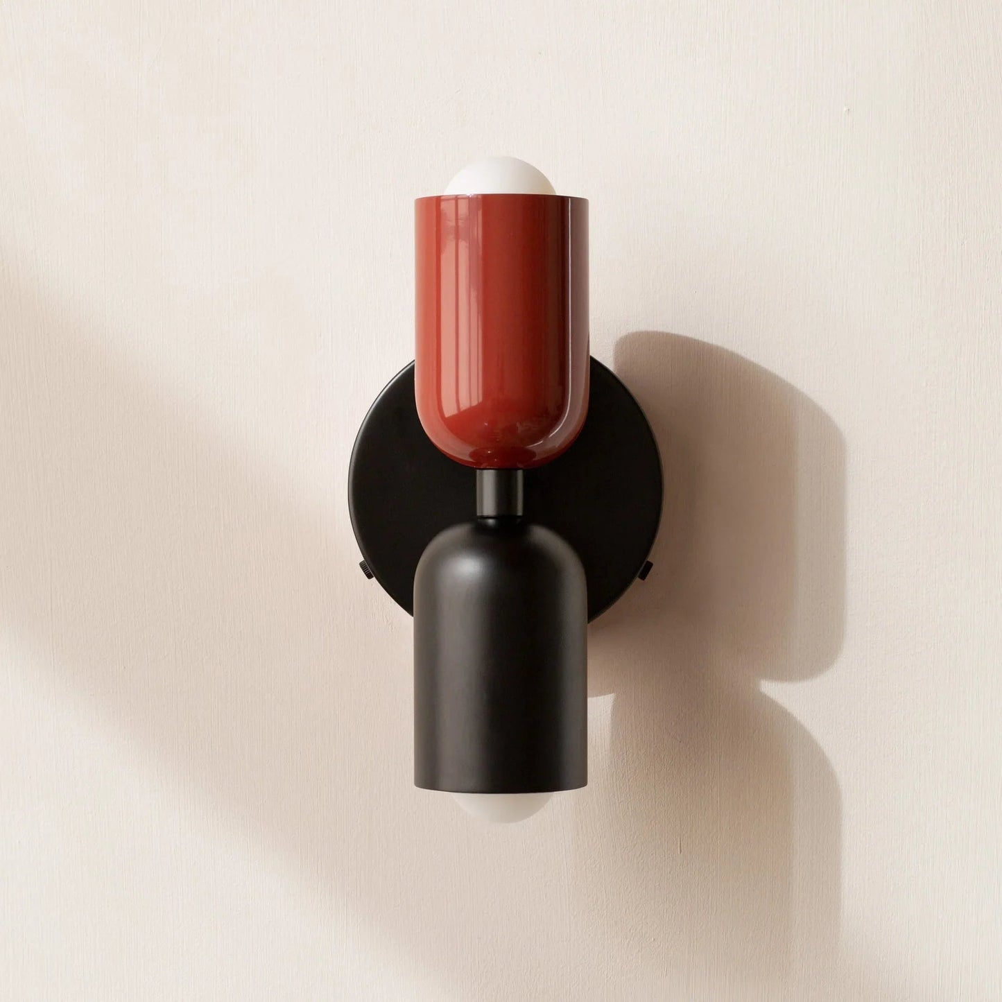 Lumen Vintage | Elegant Wall Sconce with Curved Glass Shade | Stylish Wall Lights for Timeless Bathroom Ambiance 15
