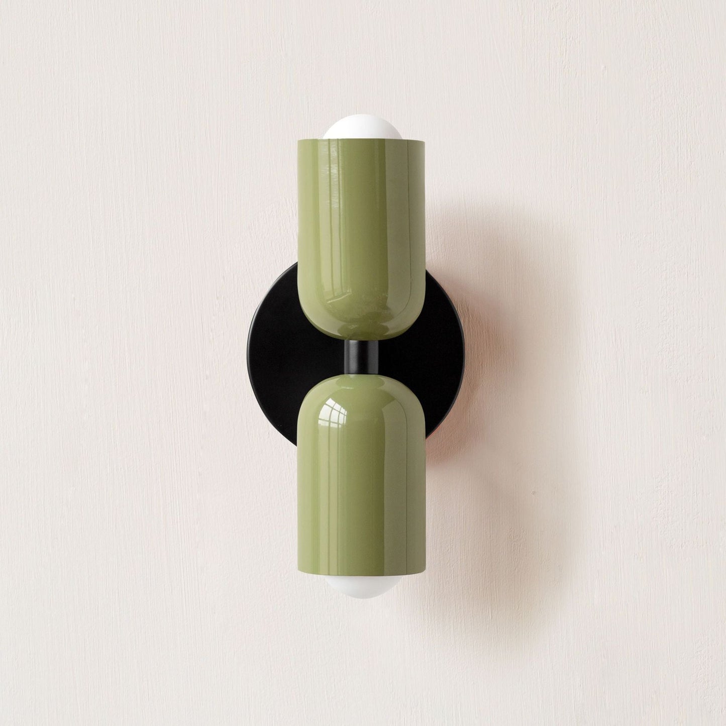 Lumen Vintage | Elegant Wall Sconce with Curved Glass Shade | Stylish Wall Lights for Timeless Bathroom Ambiance 6