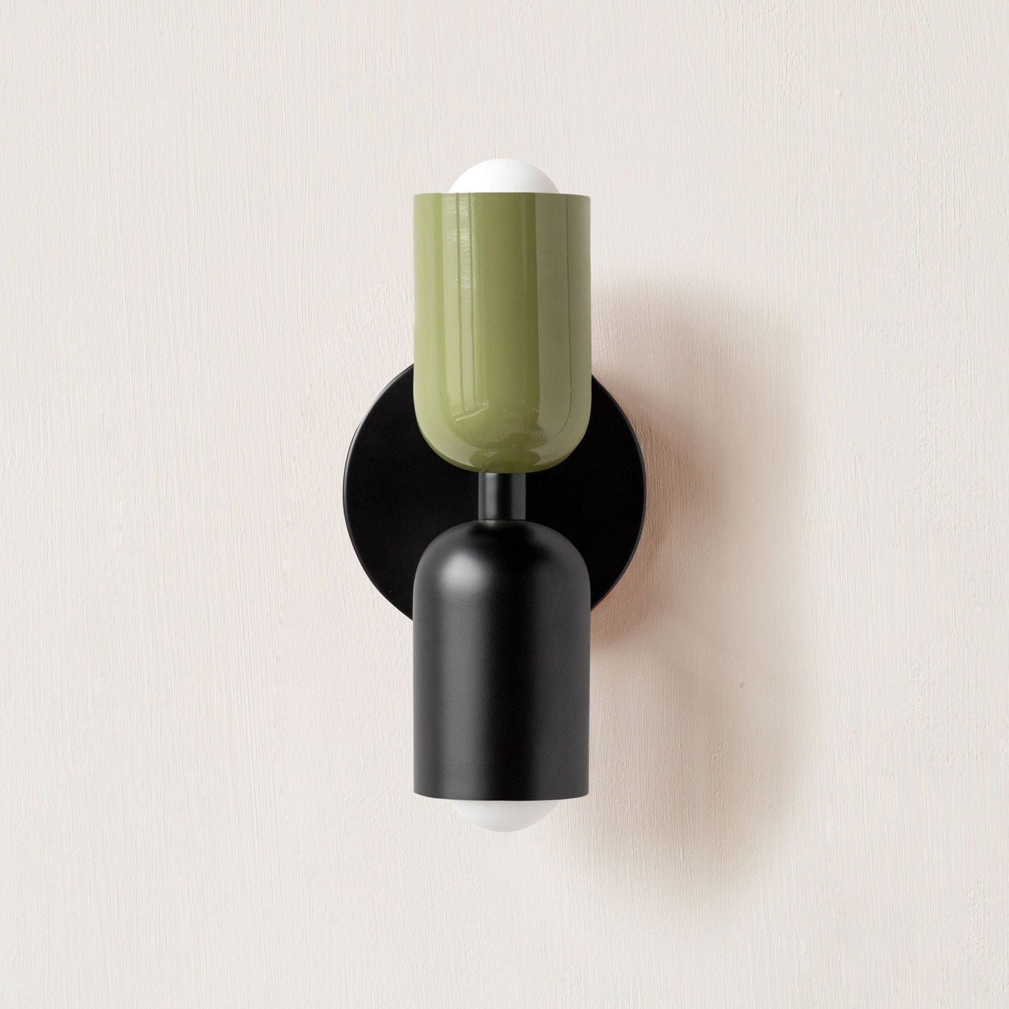 Lumen Vintage | Elegant Wall Sconce with Curved Glass Shade | Stylish Wall Lights for Timeless Bathroom Ambiance 8
