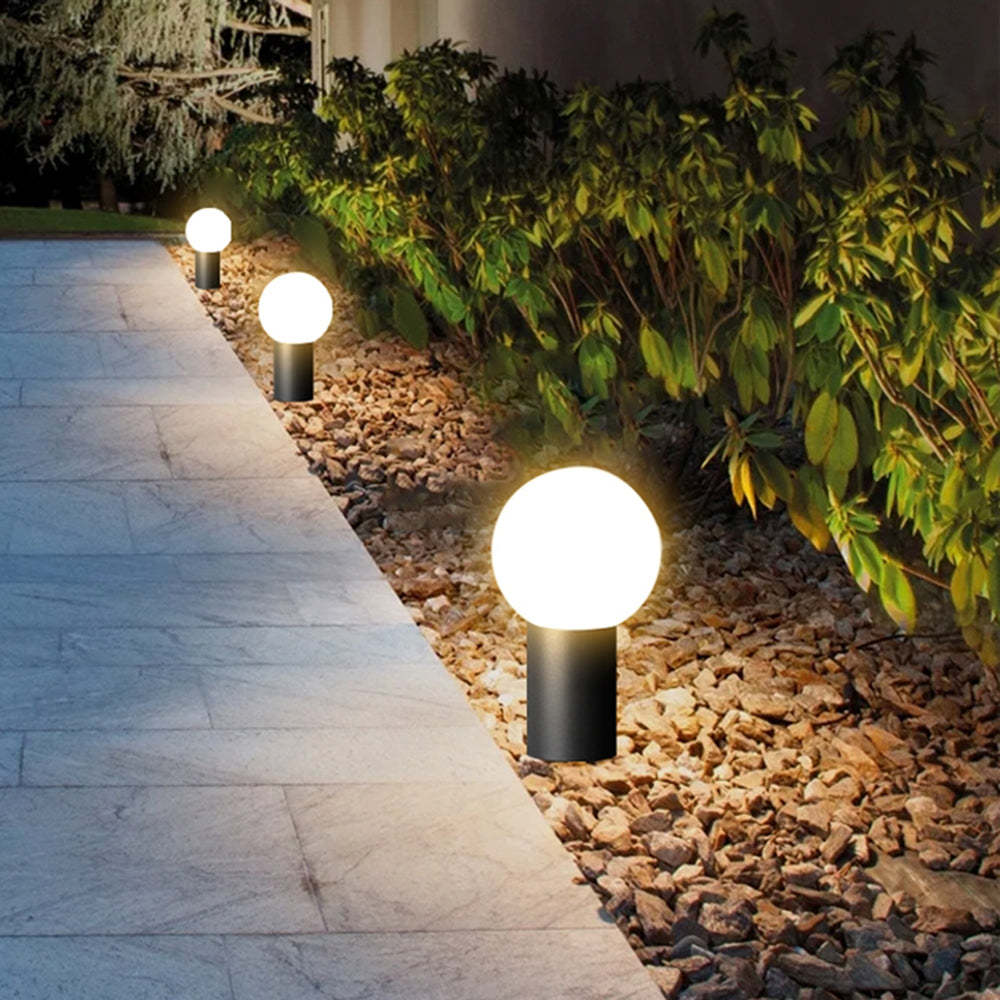 Modern LED Outdoor Lamp | Sleek Metal Design for Pathway Illumination 1