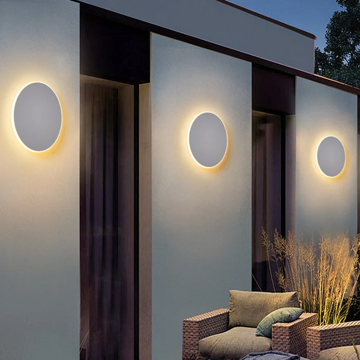 Modern Outdoor Wall Light | Weather-Resistant LED Fixture for Stylish Illumination 4