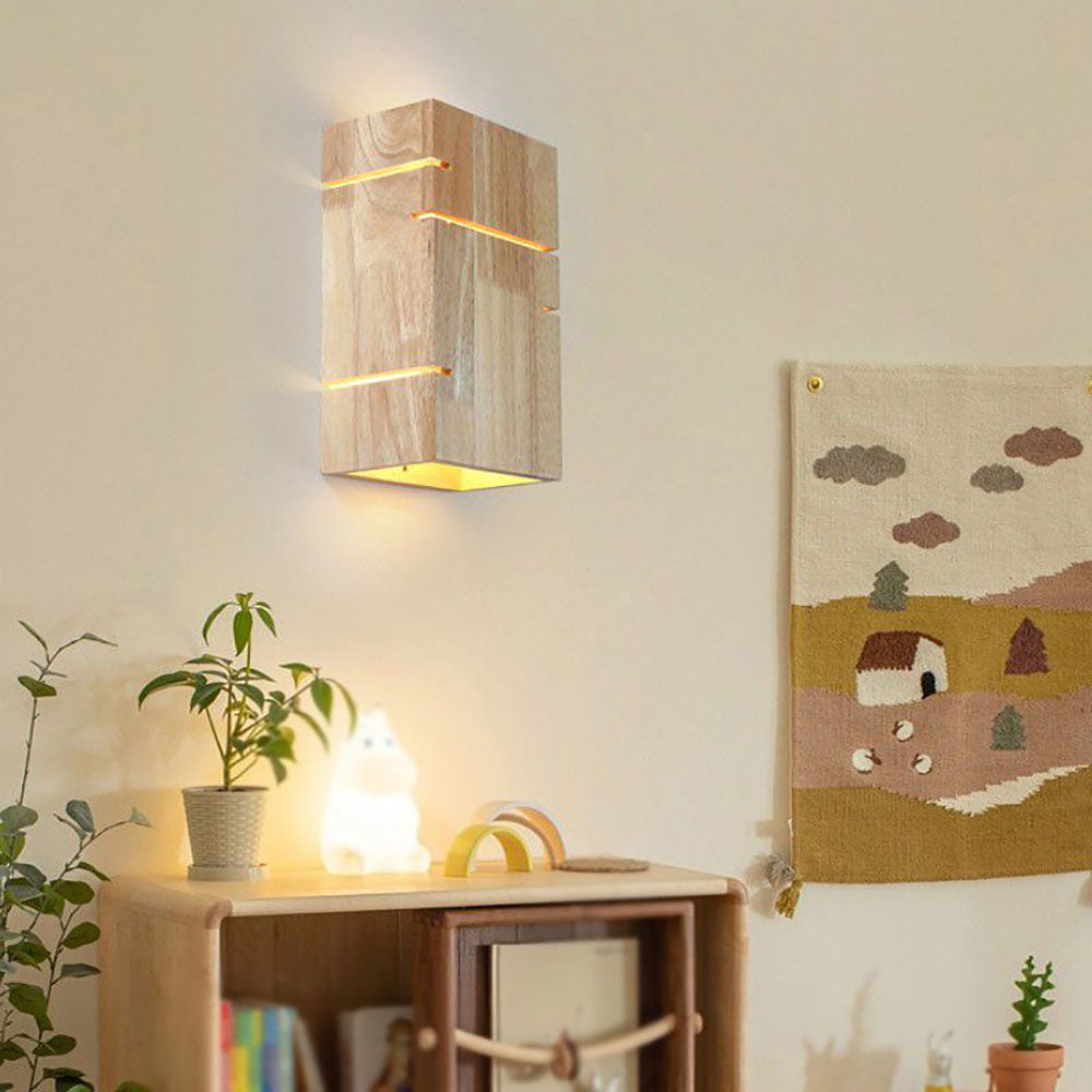 Muto Minimalist Wood Wall Lamp