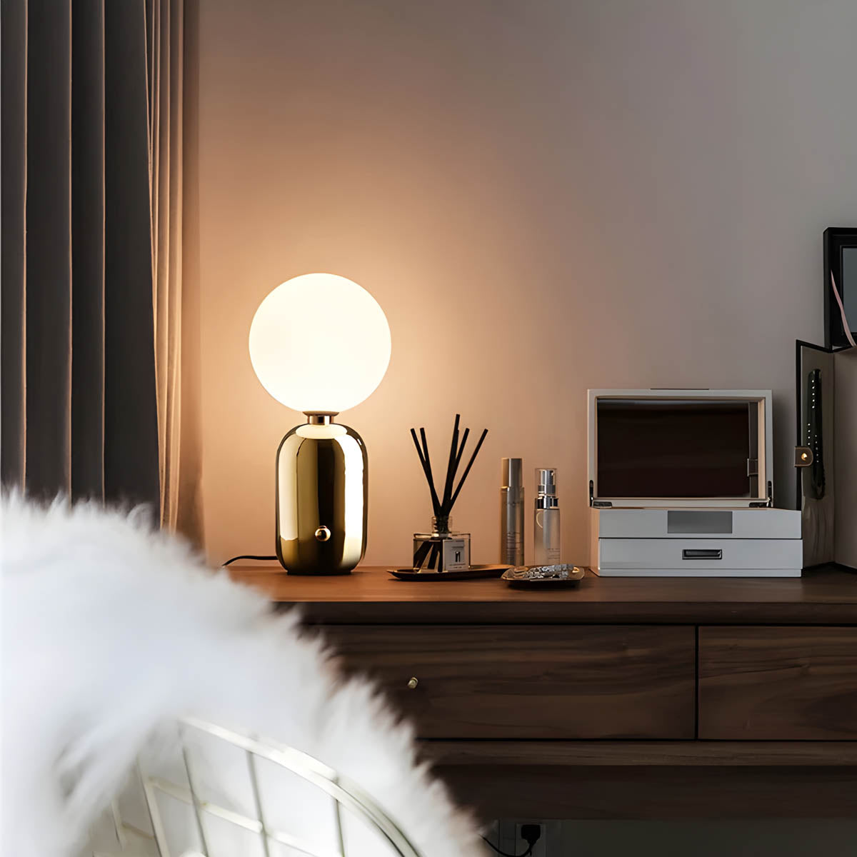RAISO | Elegant Table Lamp with Timeless Design & Luxurious Finish | Perfect for Home Decor 4