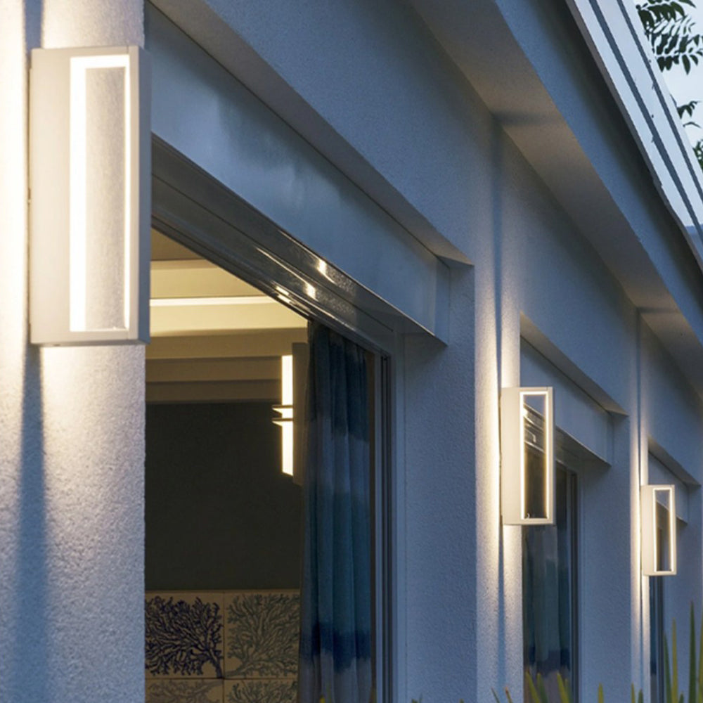 Hollow Outdoor Wall Lamp | Black/White