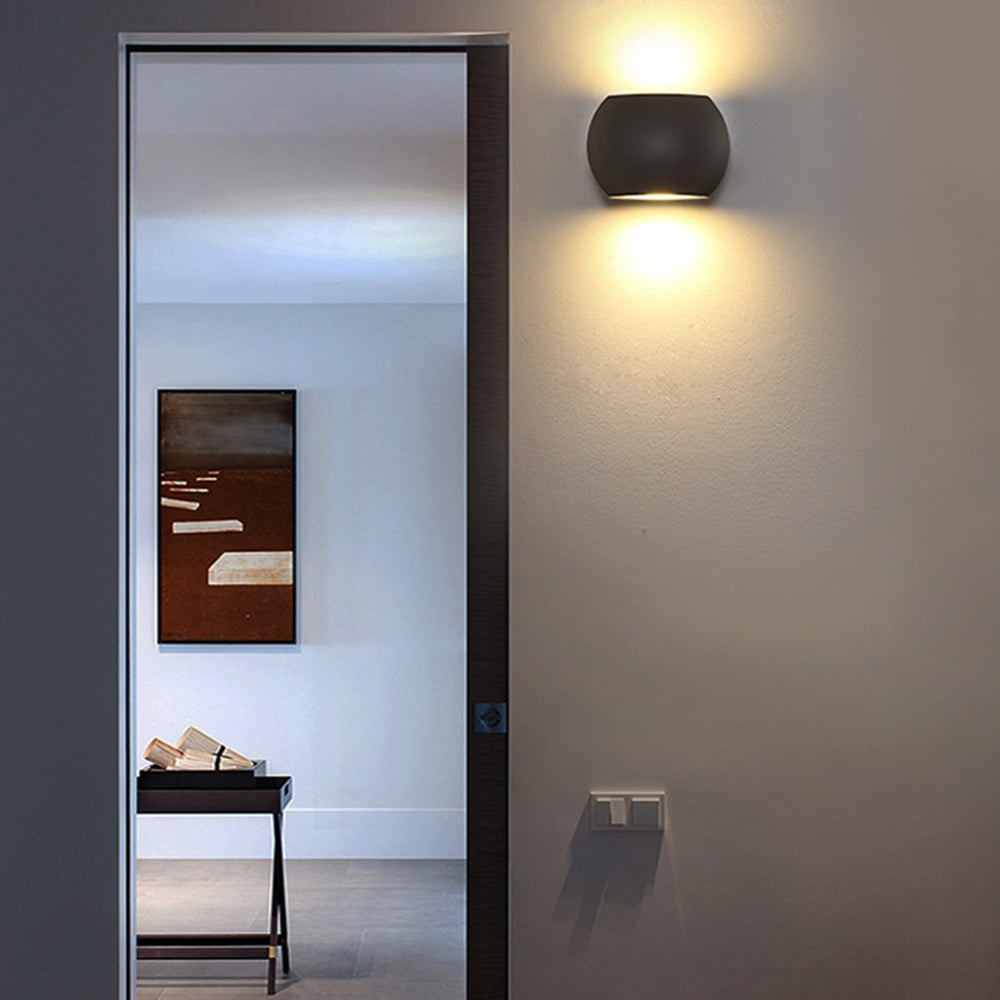 Ray Collection | Modern Outdoor Wall Lantern with Warm Light | Durable Aluminium & Glass Design for Elegant Outdoor Spaces 3