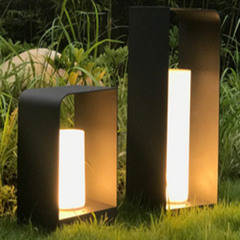 Ray Outdoor Floor Lamp | 3 Sizes | 4 Bases