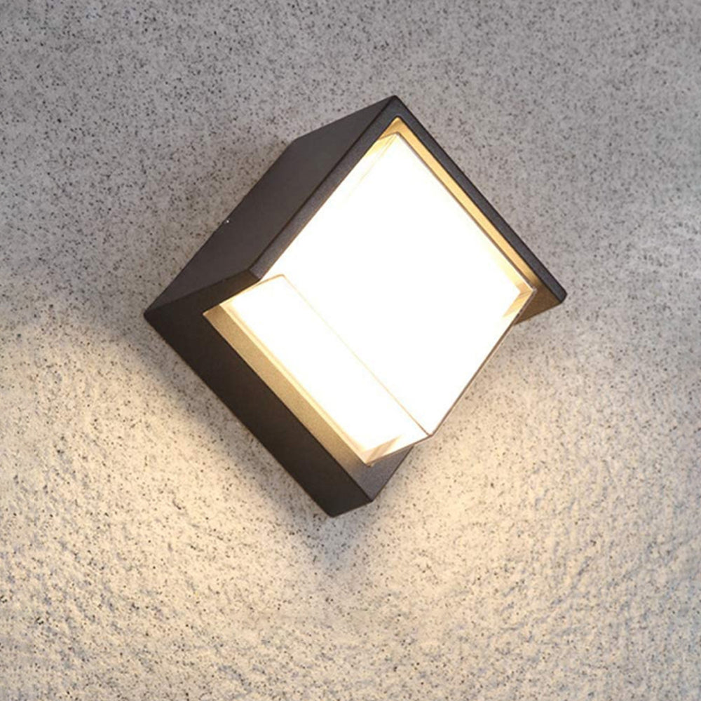Ray Collection | Outdoor Wall Lamp with Warm LED Light | Modern Design for Patios and Gardens 0