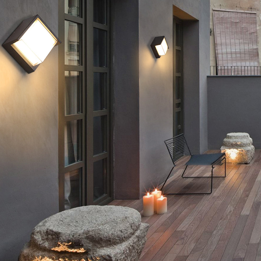Ray Collection | Outdoor Wall Lamp with Warm LED Light | Modern Design for Patios and Gardens 2