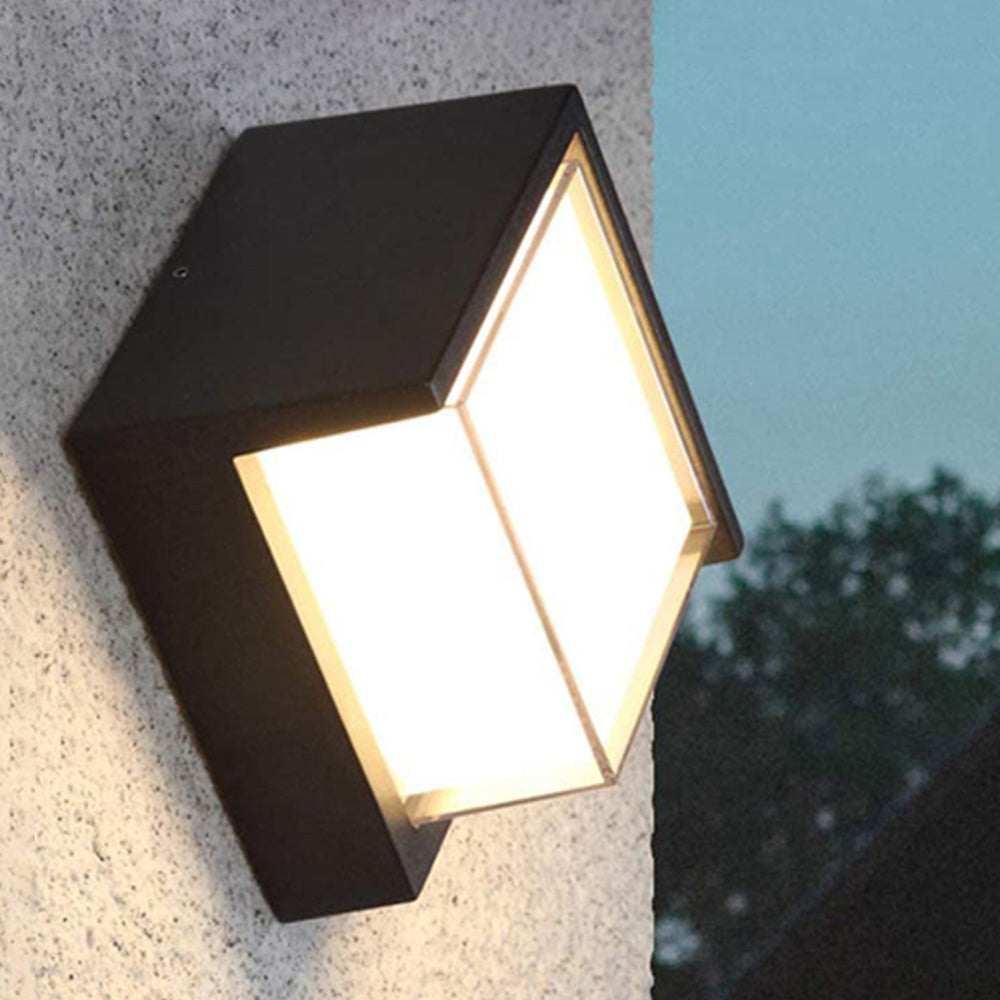 Ray Collection | Outdoor Wall Lamp with Warm LED Light | Modern Design for Patios and Gardens 7