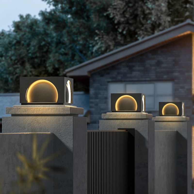 Solar Outdoor Pillar Lamp | Black
