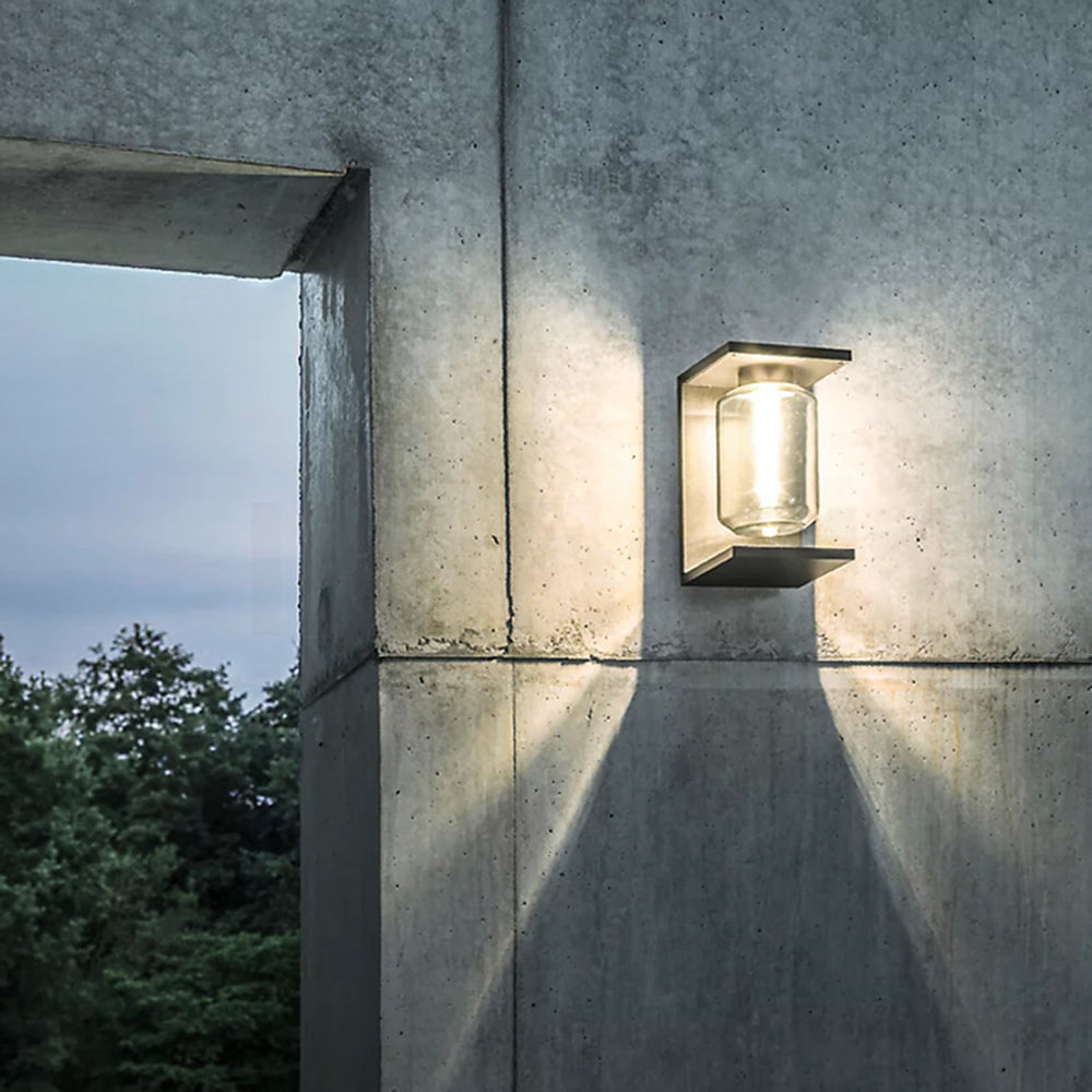 Solar Outdoor Wall Lamp | Black/Grey