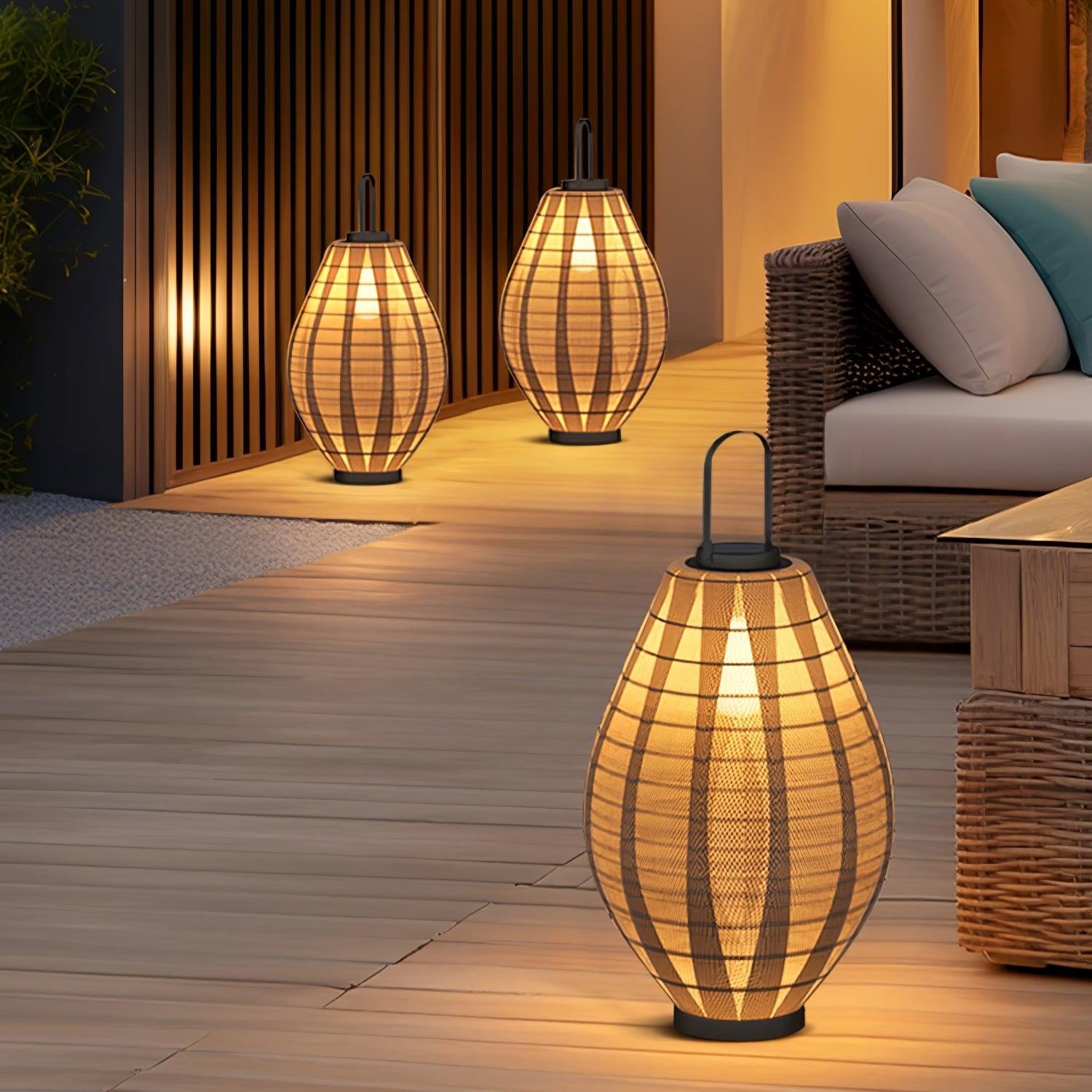 Ray Mesh Beacon | Outdoor Lamp with Waterproof Design | Elegant Solar Lights for Ambient Garden & Patio Illumination 3
