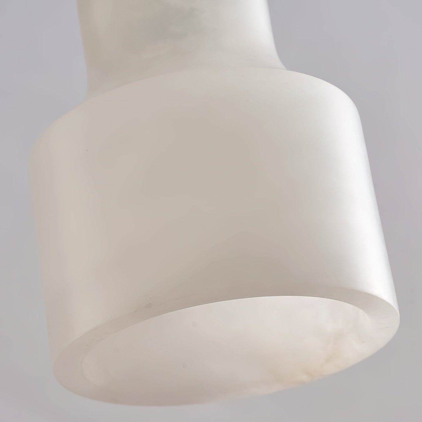 Ritta | Pendant Light with Adjustable Height & Unique Alabaster Design for Timeless Elegance 7