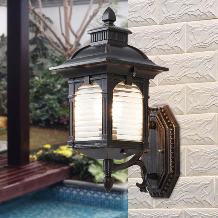 Antique Glass Outdoor Wall Lamp | Black
